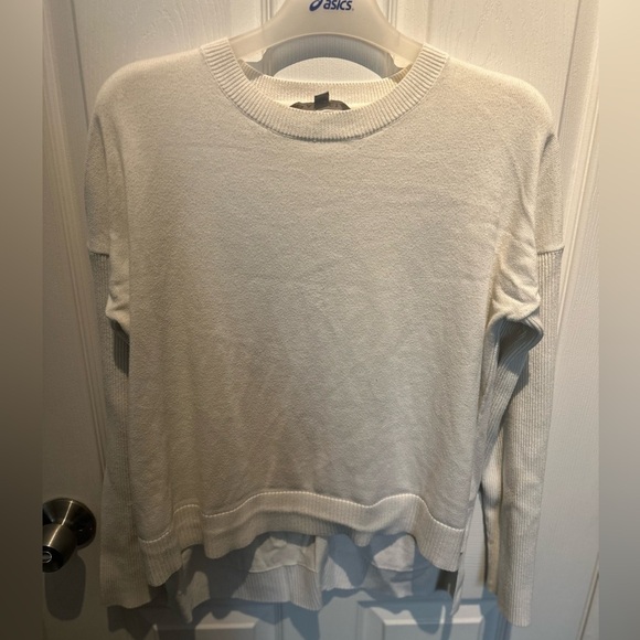 ATHLETA Sweater Womens Medium Cream Silk Blend Highland Crossback OpenBack Shirt - Picture 1 of 6